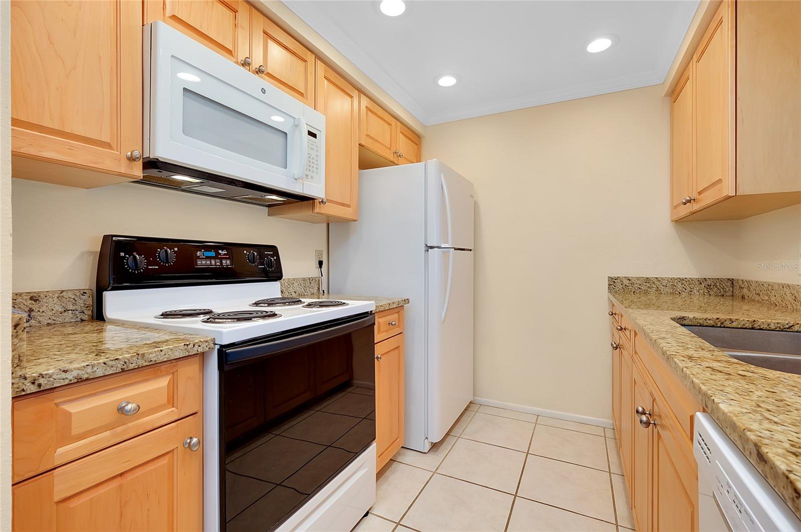 CIRCLE WOODS OF VENICE 1 - Residential