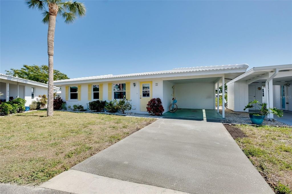 Photo of 595 Circlewood Drive #Y4, Venice, FL 34293 (MLS # N6138282)
