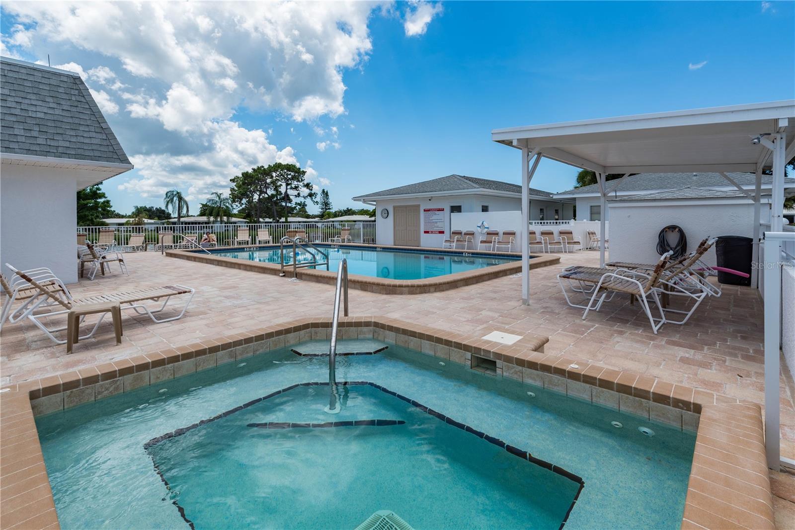 CIRCLE WOODS OF VENICE 1 - Residential