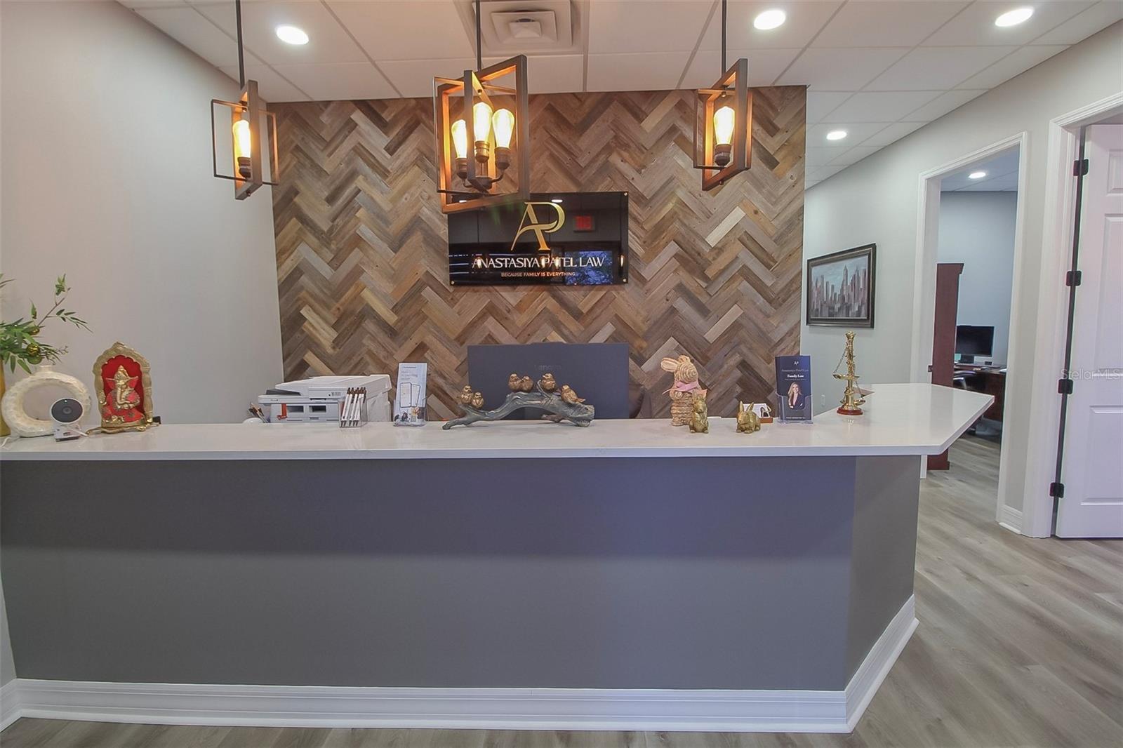 MURDOCK PROFESSIONAL CENTER - Commercial Sale