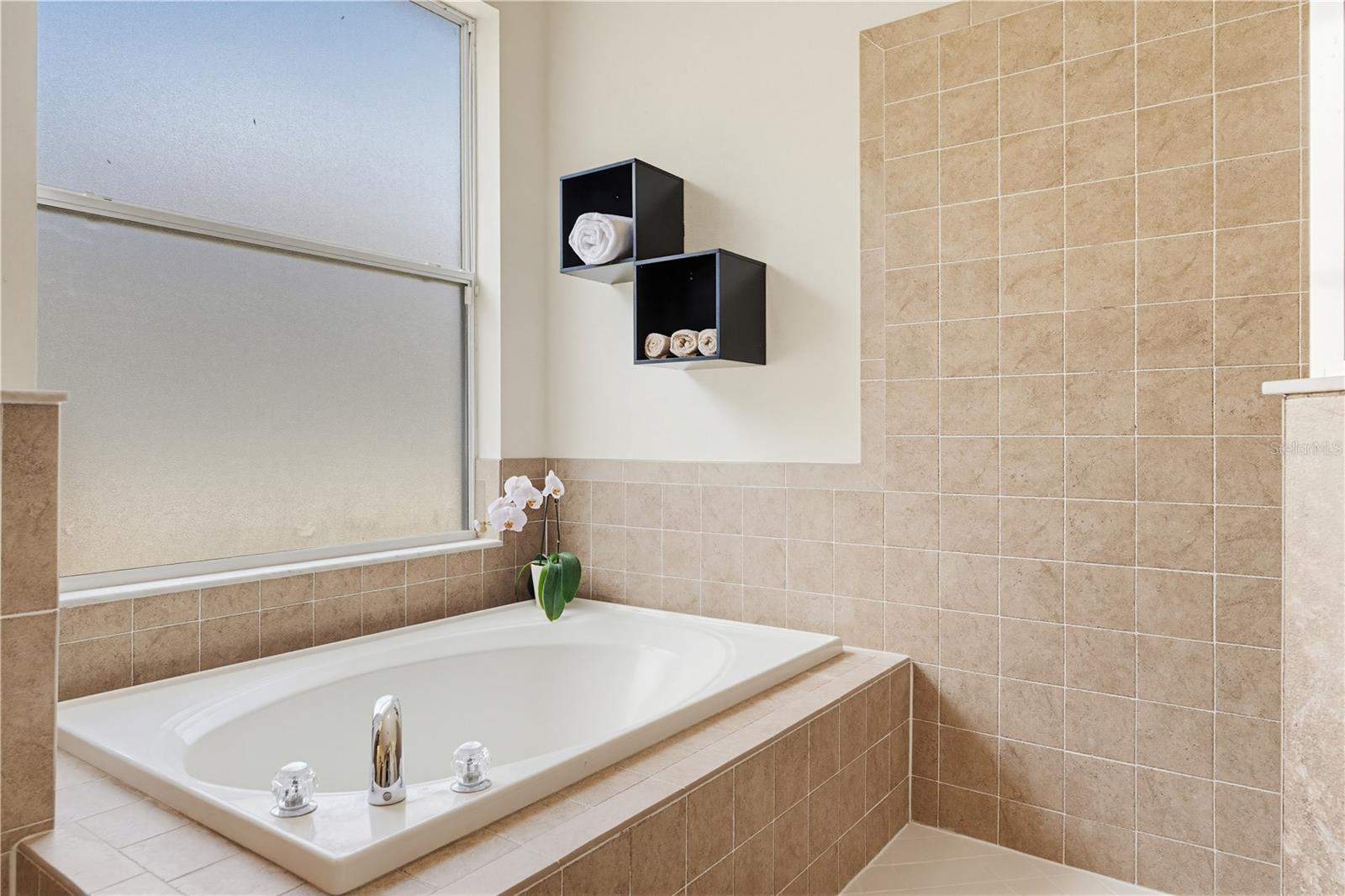 SUNCOAST LAKES PH 01 - Residential
