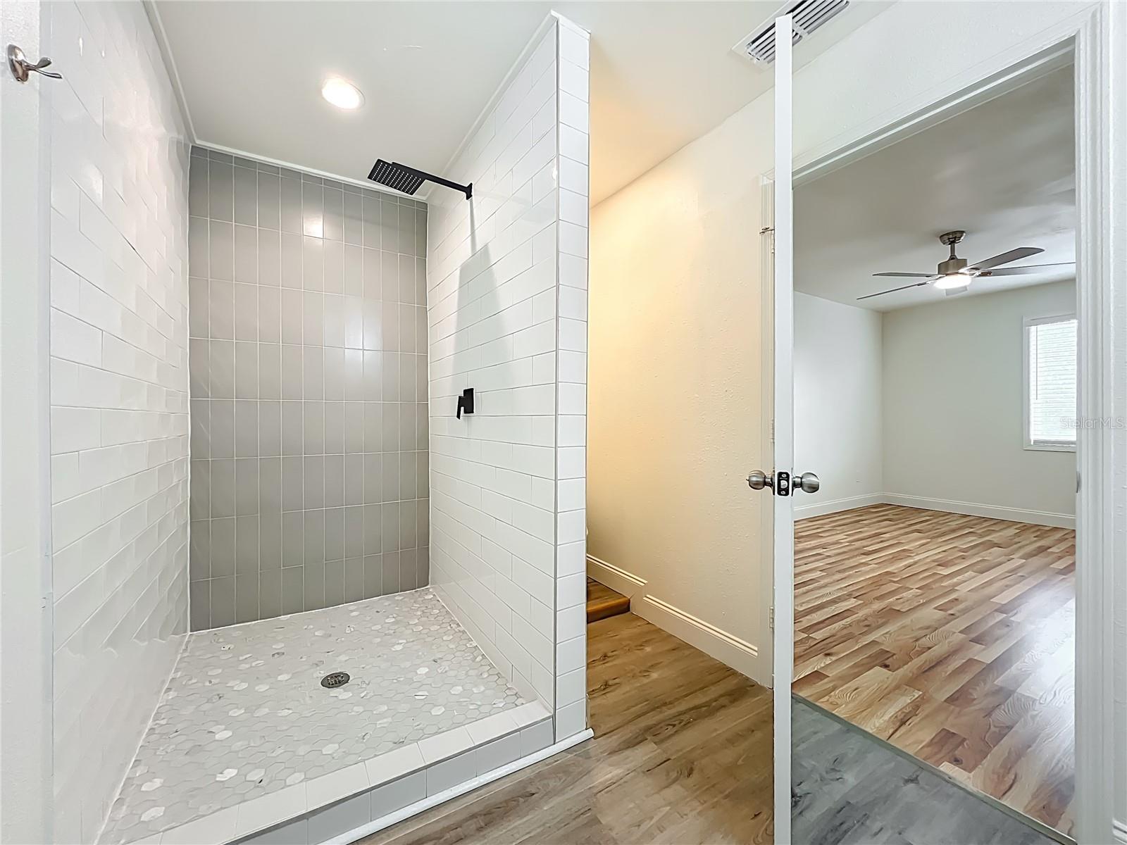 TWIN LAKES MANOR ADD 02 - Residential