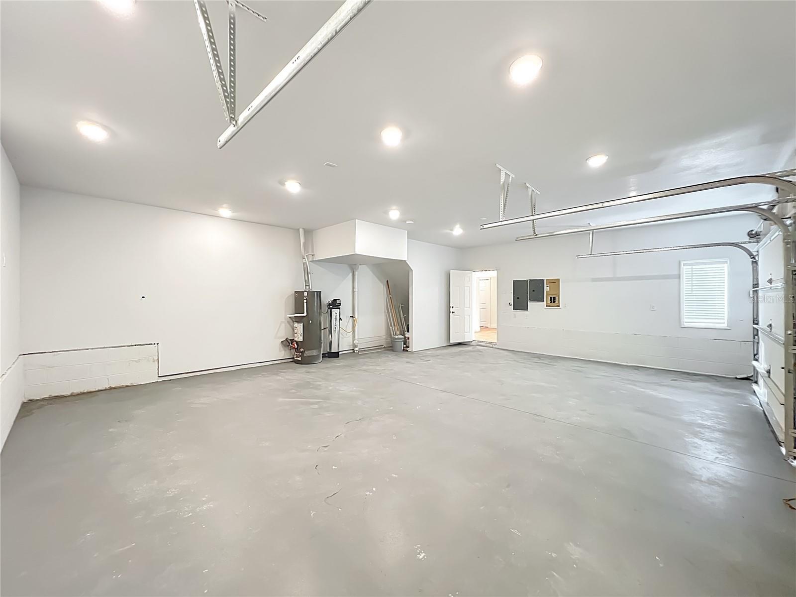 TWIN LAKES MANOR ADD 02 - Residential