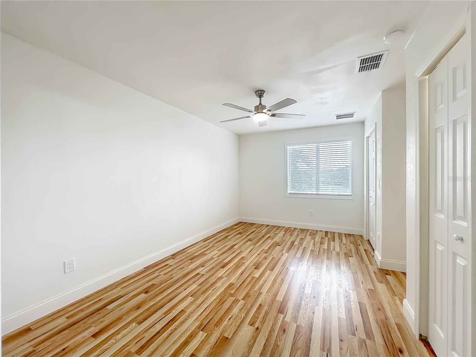 TWIN LAKES MANOR ADD 02 - Residential