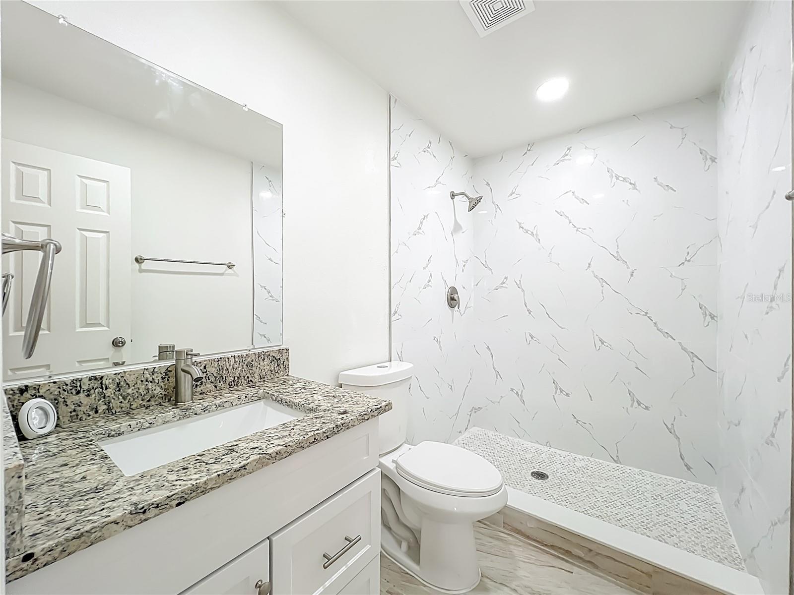 TWIN LAKES MANOR ADD 02 - Residential