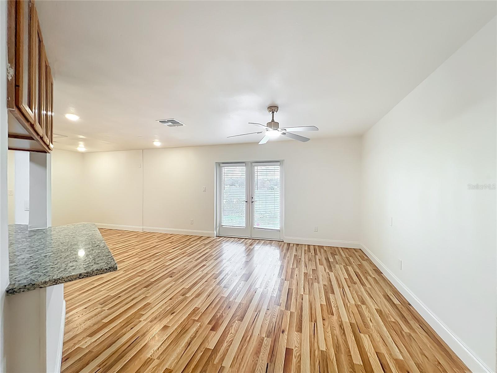 TWIN LAKES MANOR ADD 02 - Residential