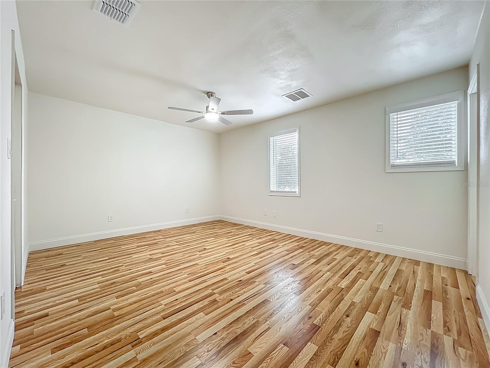 TWIN LAKES MANOR ADD 02 - Residential