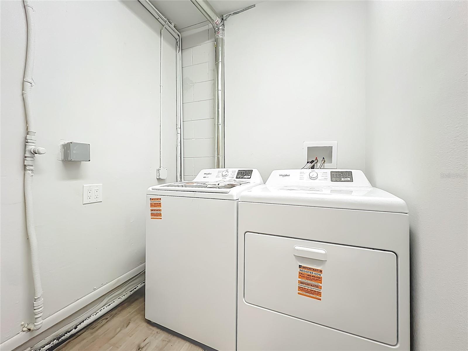 TWIN LAKES MANOR ADD 02 - Residential