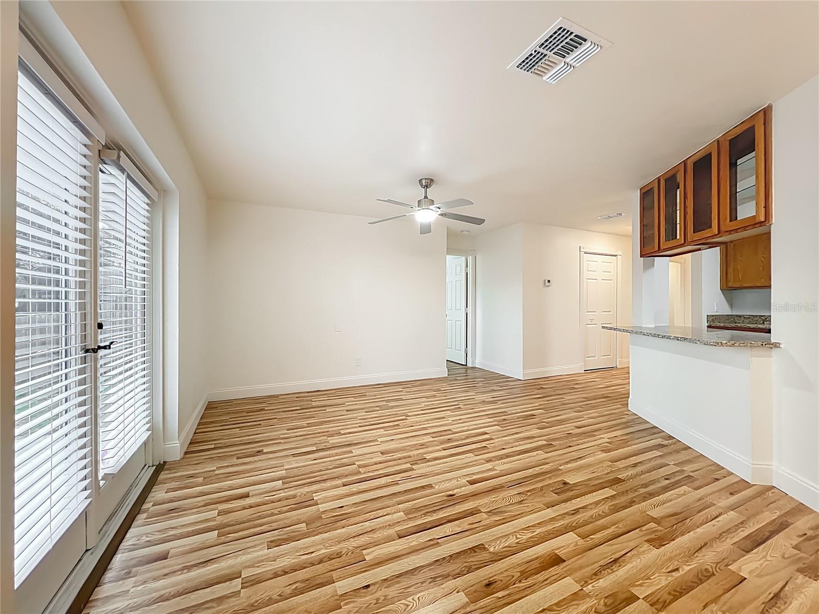 TWIN LAKES MANOR ADD 02 - Residential