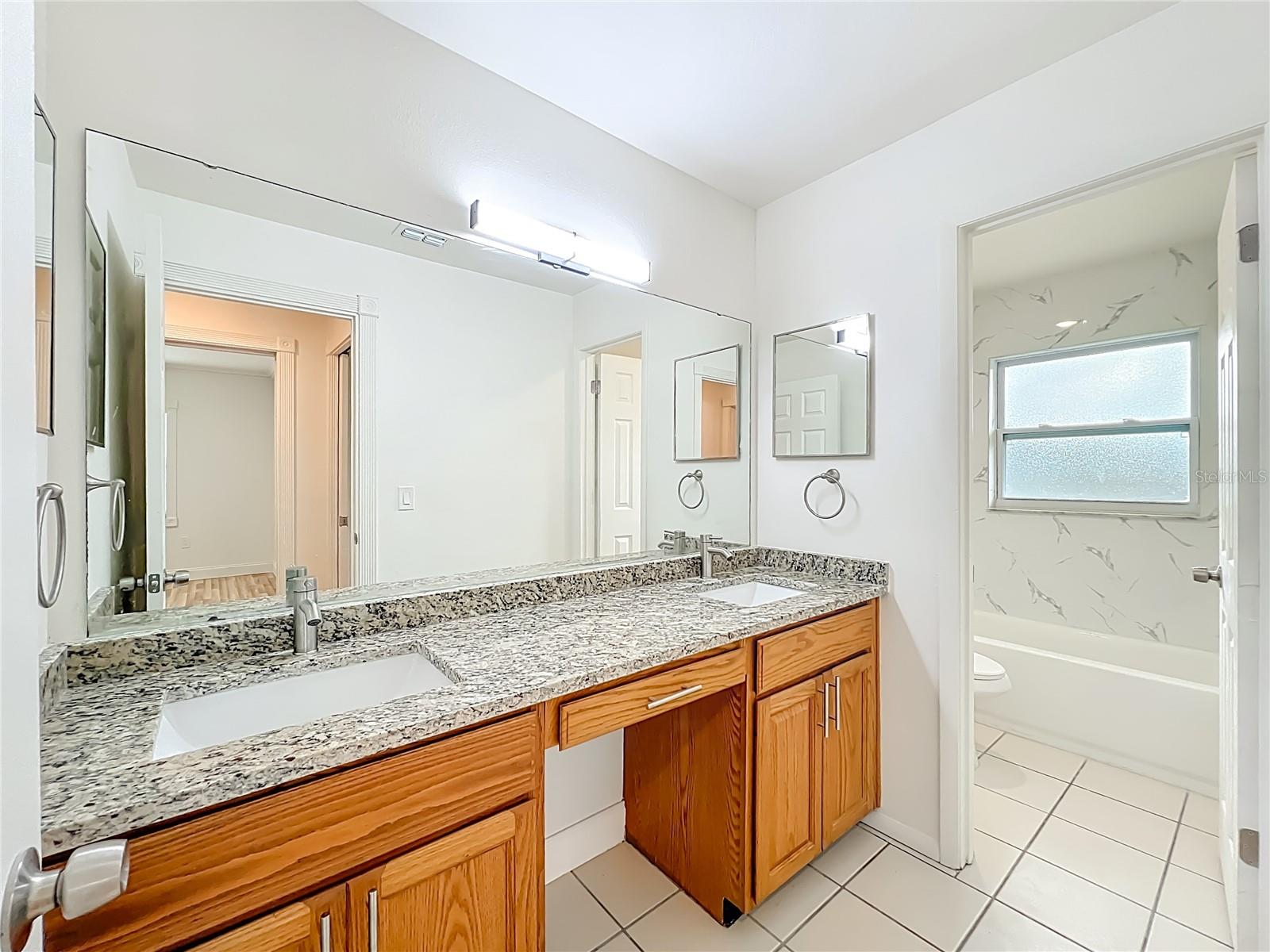 TWIN LAKES MANOR ADD 02 - Residential