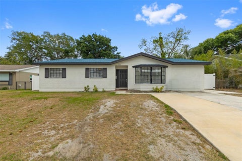 Photo of 2310 W Knollwood Place, Tampa, FL 33604 (MLS # TB8527364)