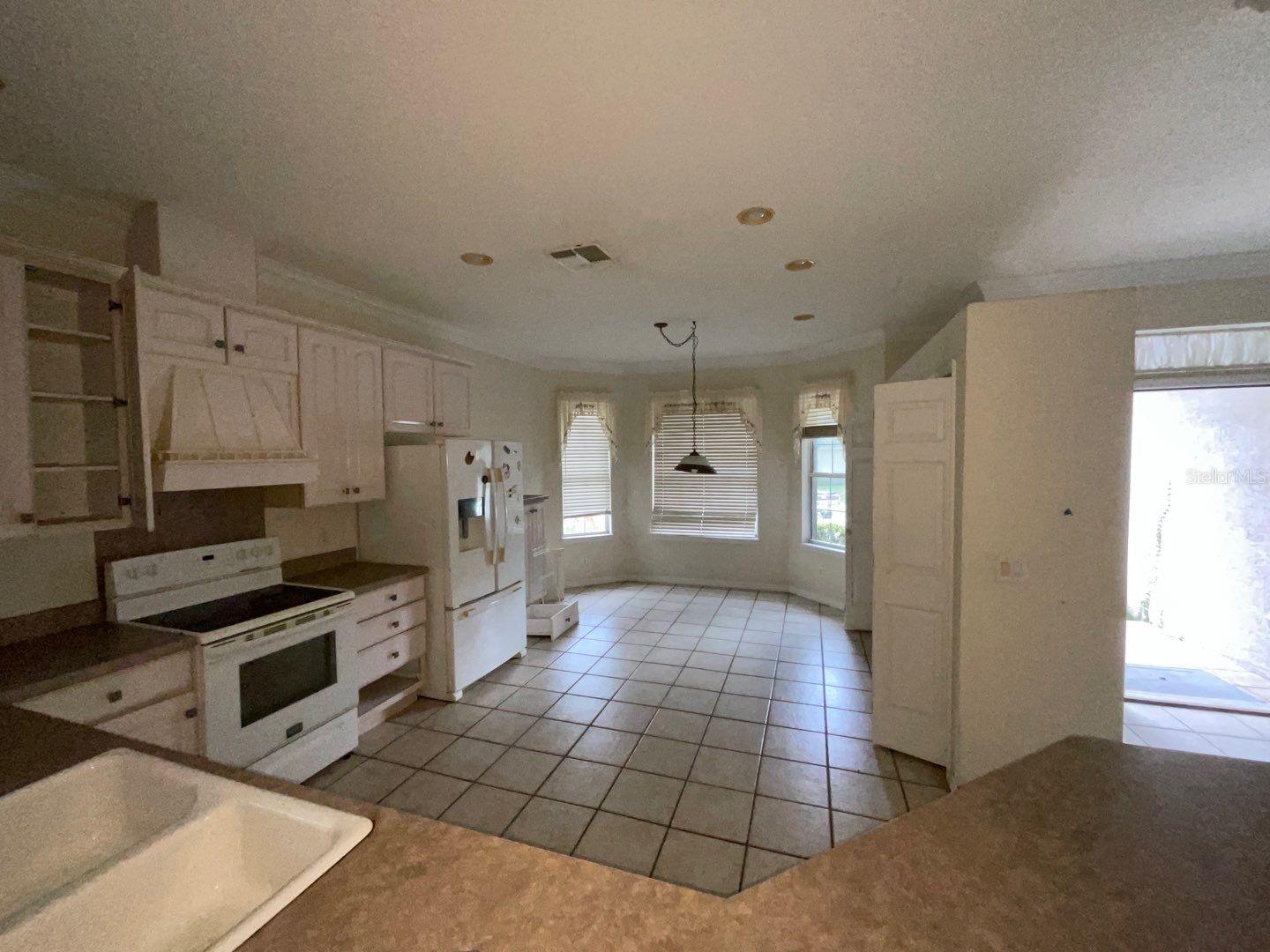 2625 QUEEN MARY PLACE