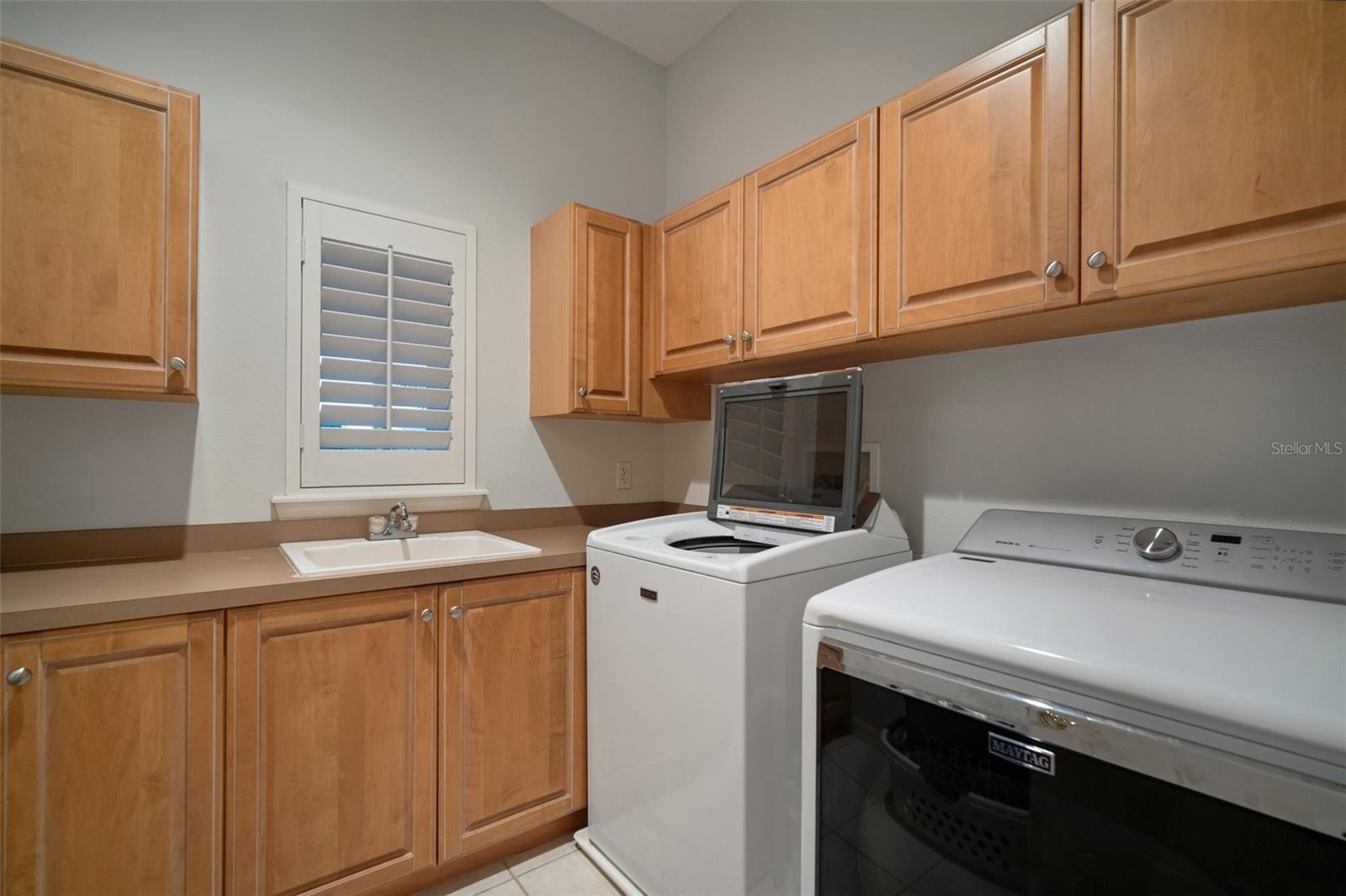 MIRABAY PH 3B-2 - Residential