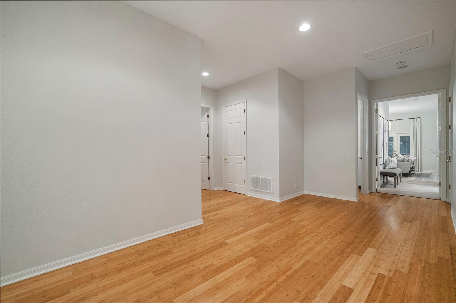 MIRABAY PH 3B-2 - Residential