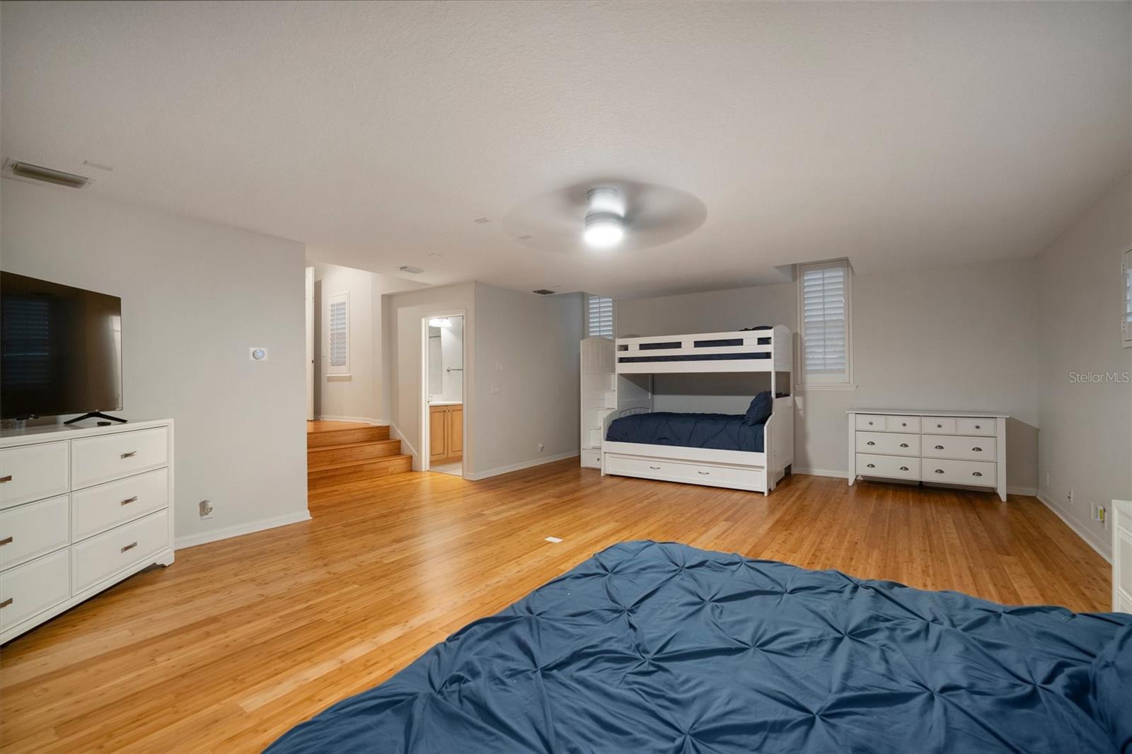 MIRABAY PH 3B-2 - Residential