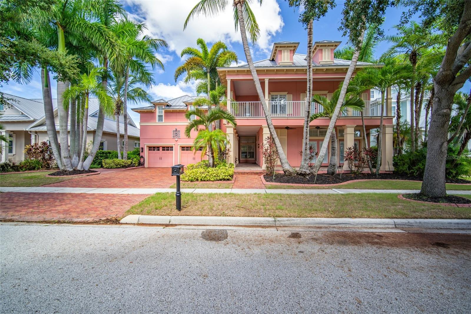 825 ISLEBAY DRIVE