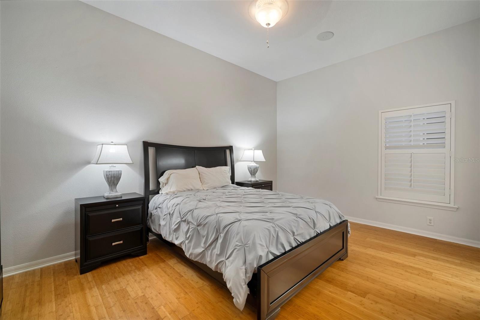 MIRABAY PH 3B-2 - Residential