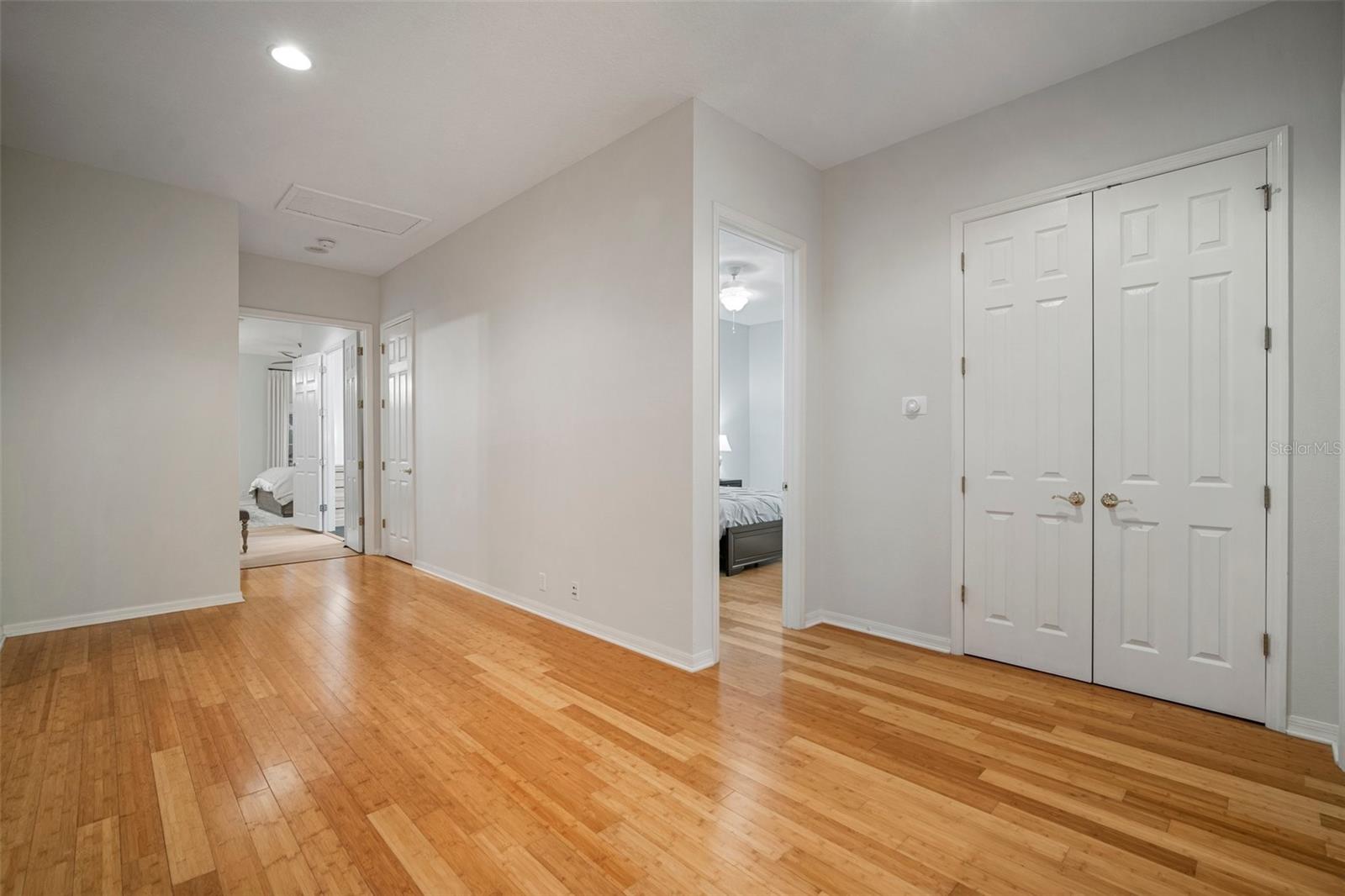 MIRABAY PH 3B-2 - Residential