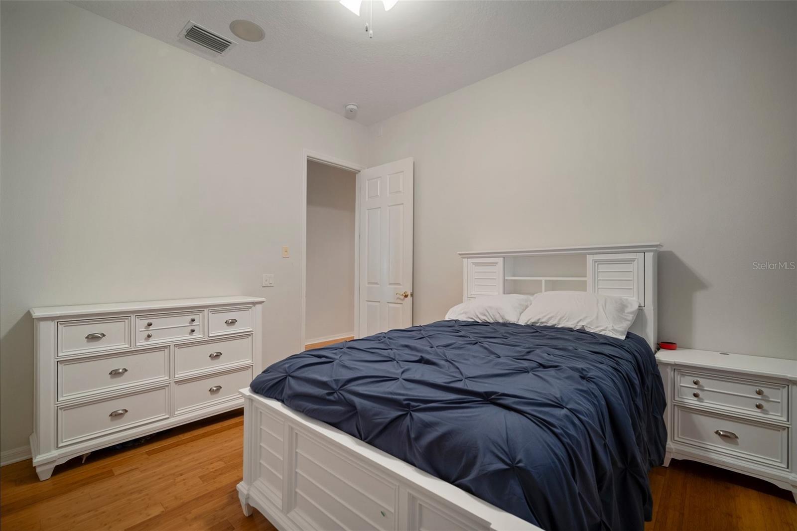 MIRABAY PH 3B-2 - Residential
