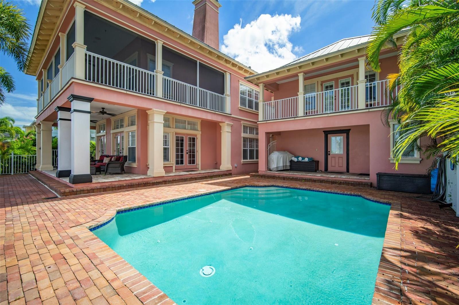 825 ISLEBAY DRIVE