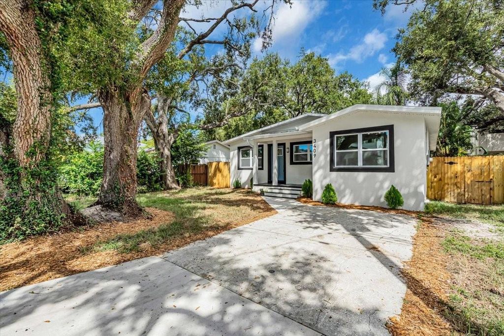Photo of 3409 W Villa Rosa Street, Tampa, FL 33611 (MLS # TB8433017)