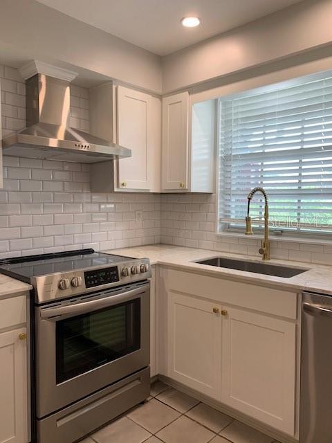 MEAD GARDEN - Residential Lease