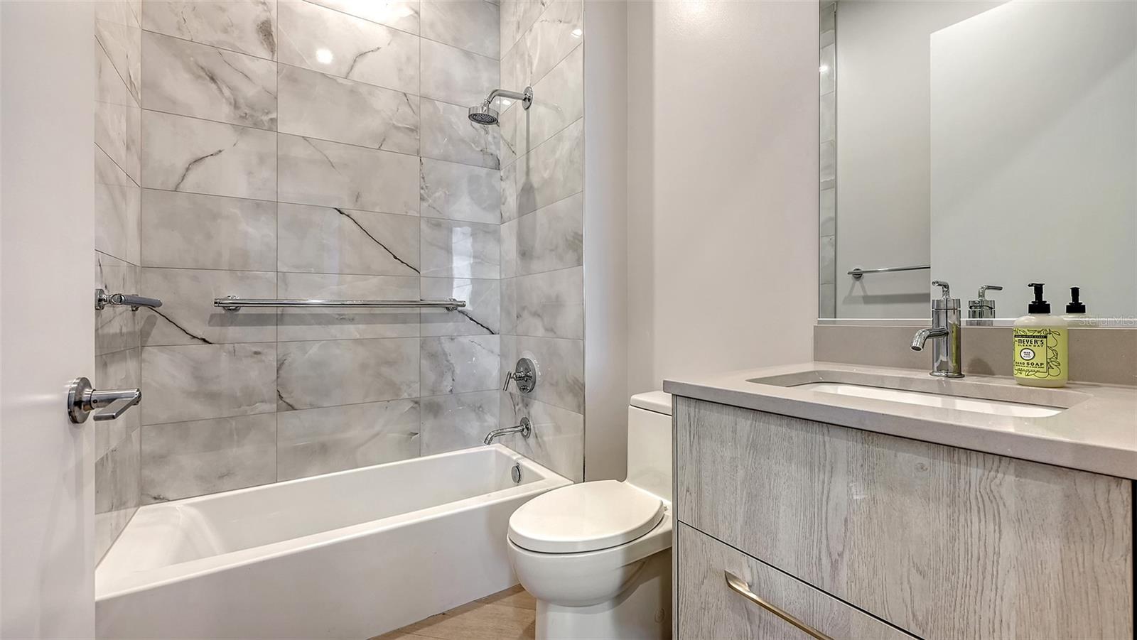 THE DEMARCAY - Residential