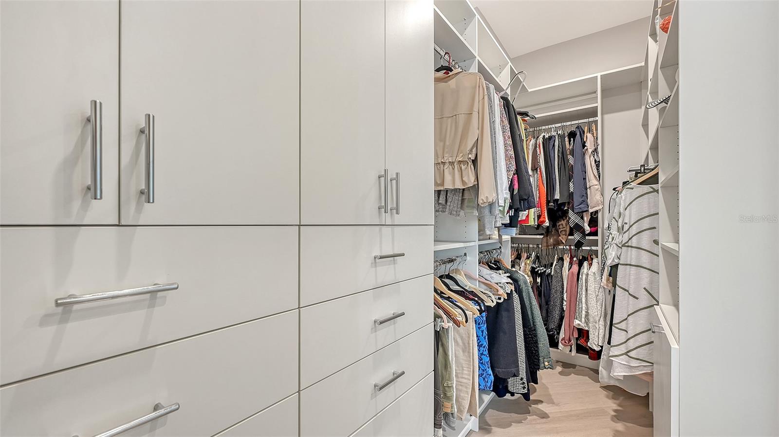 THE DEMARCAY - Residential