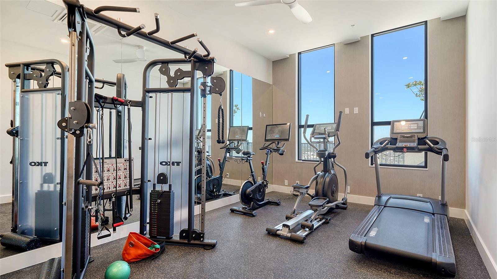 THE DEMARCAY - Residential