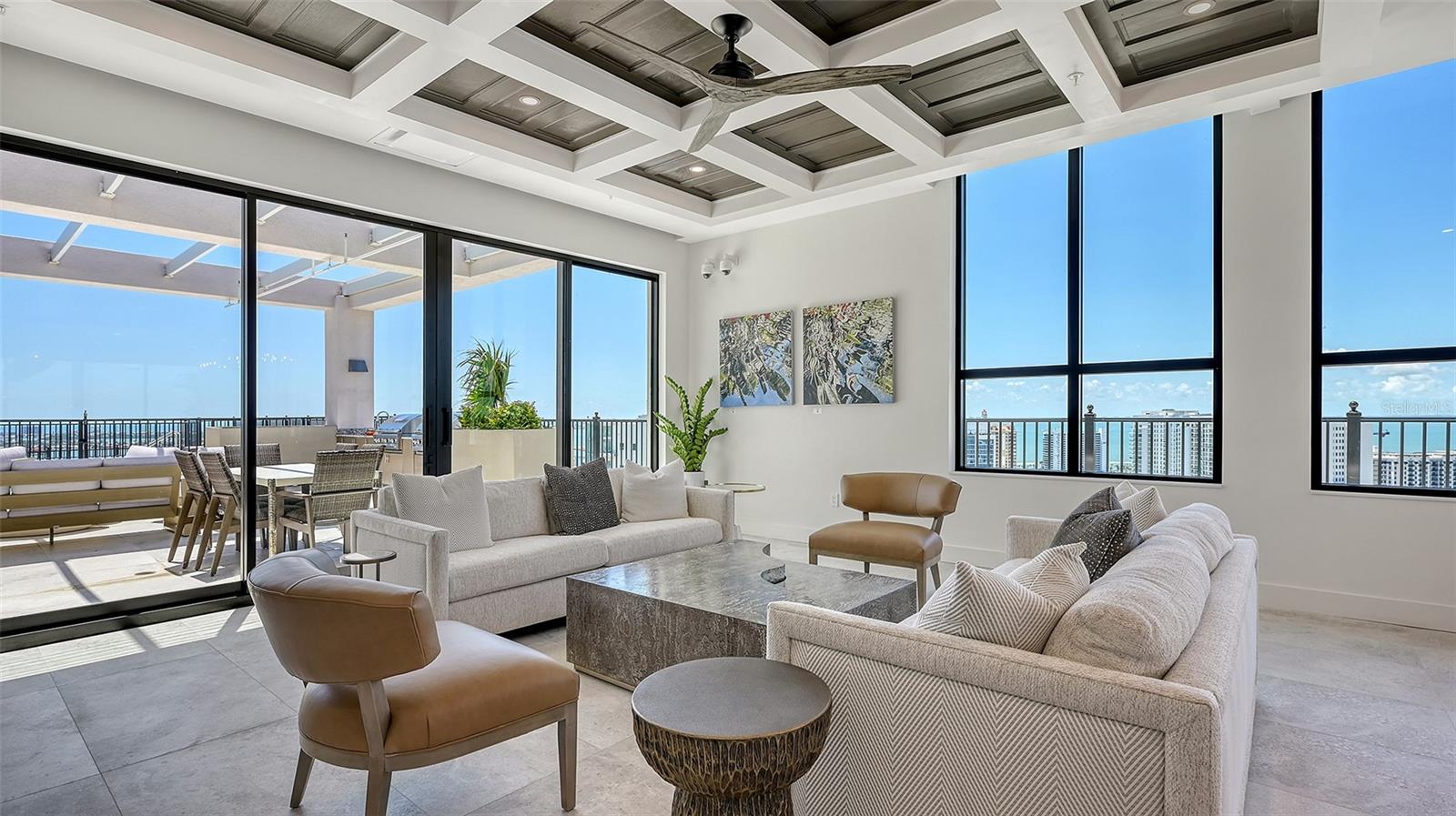 THE DEMARCAY - Residential