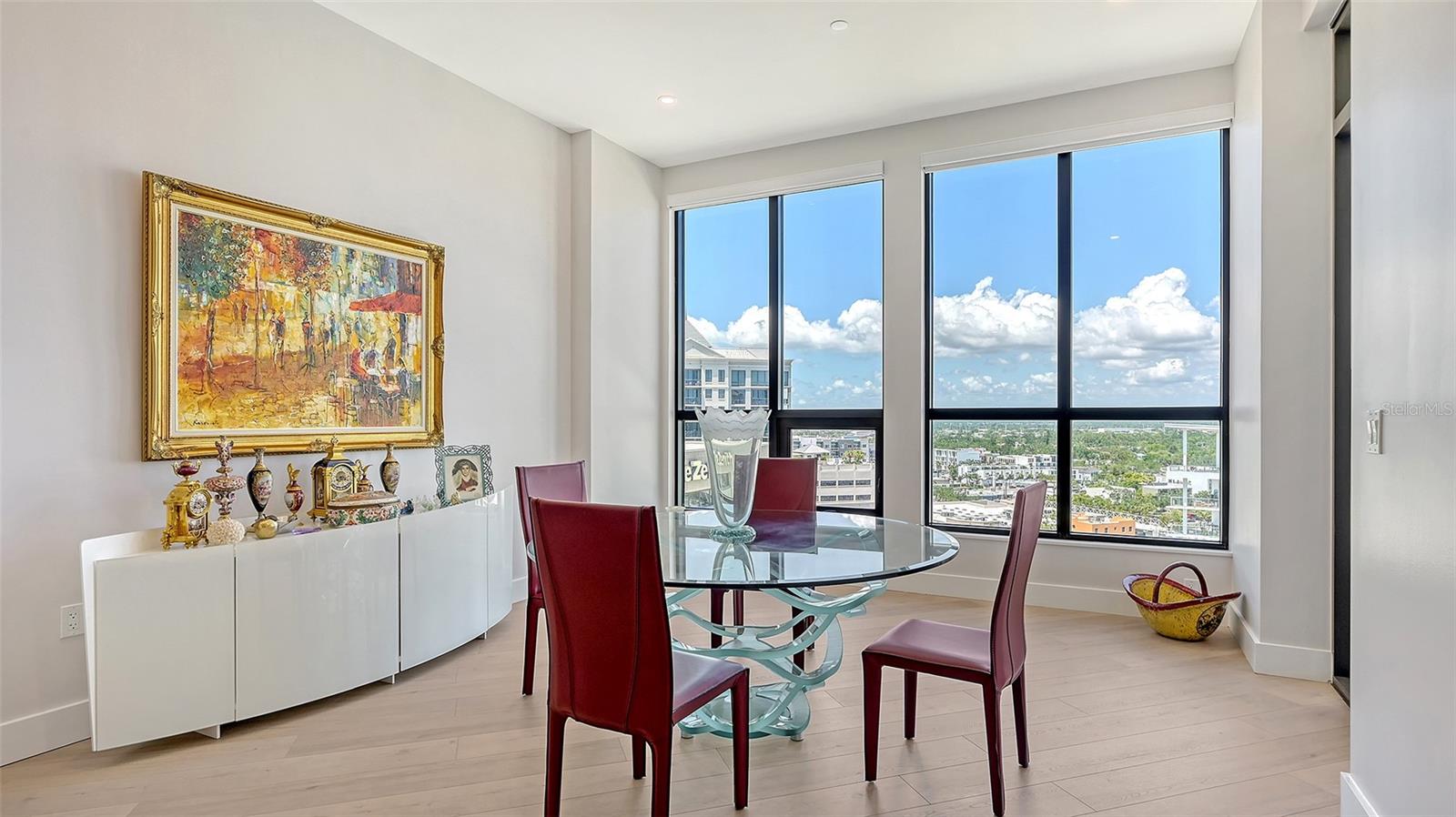 THE DEMARCAY - Residential