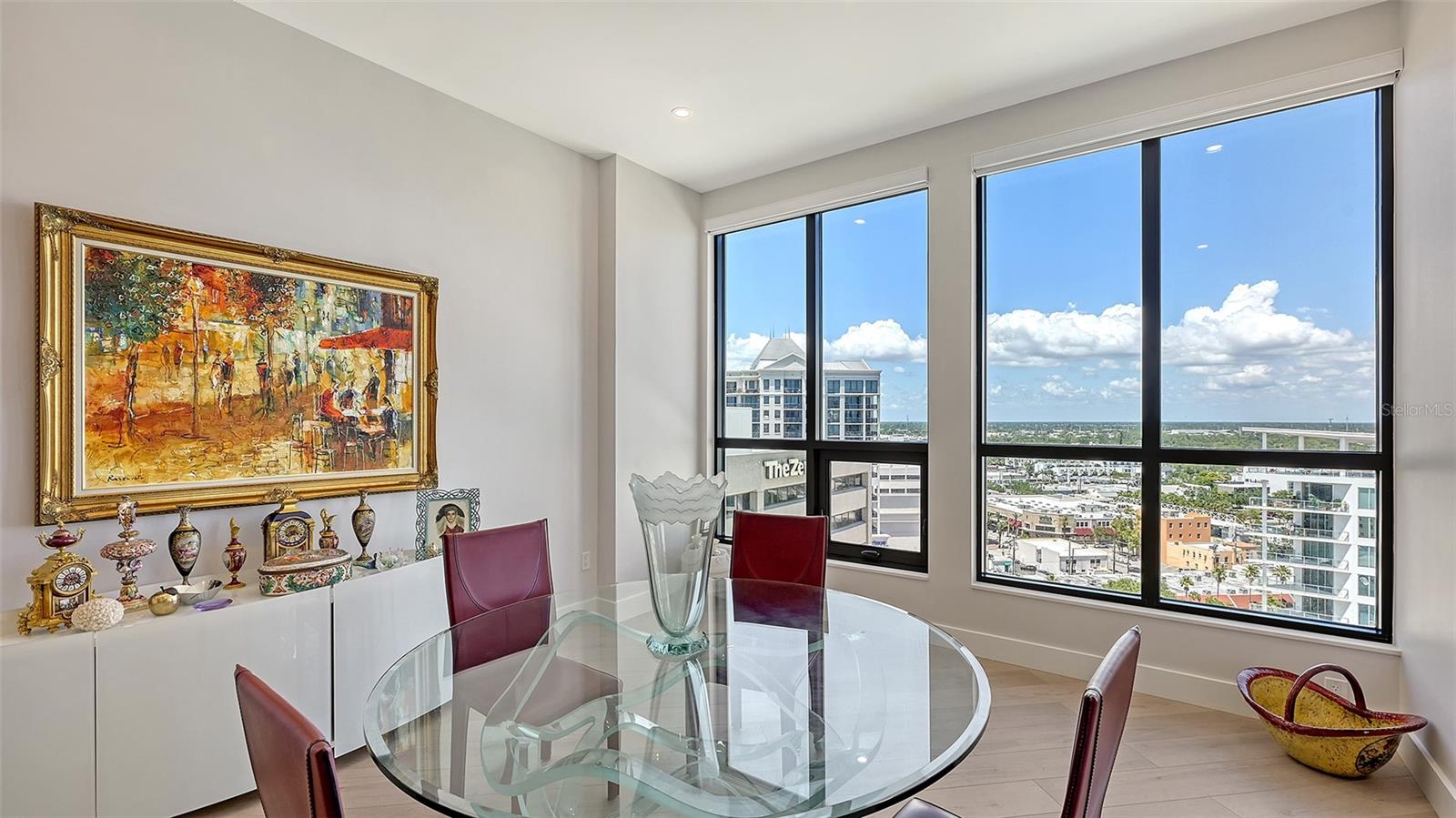 THE DEMARCAY - Residential