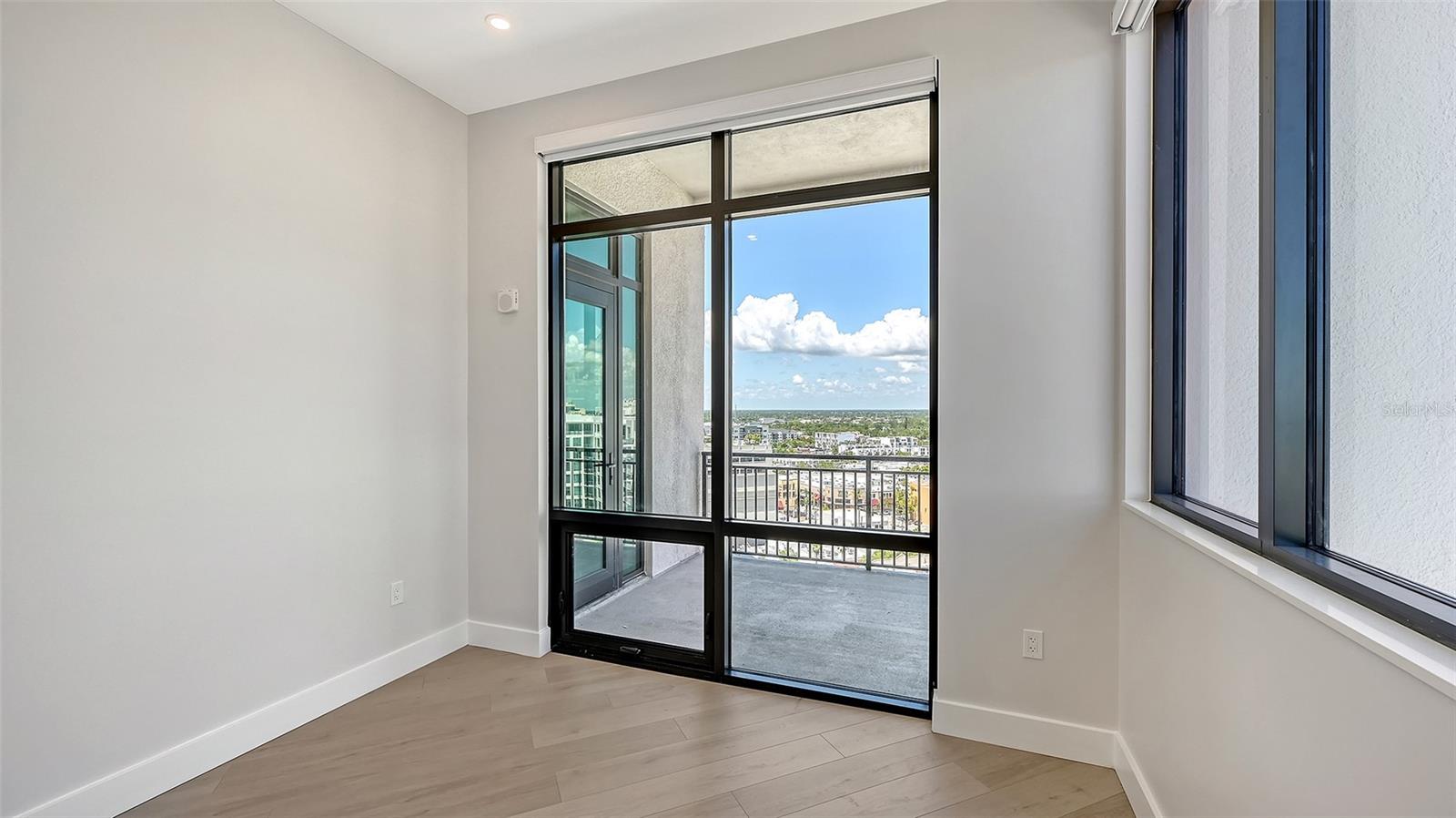 THE DEMARCAY - Residential