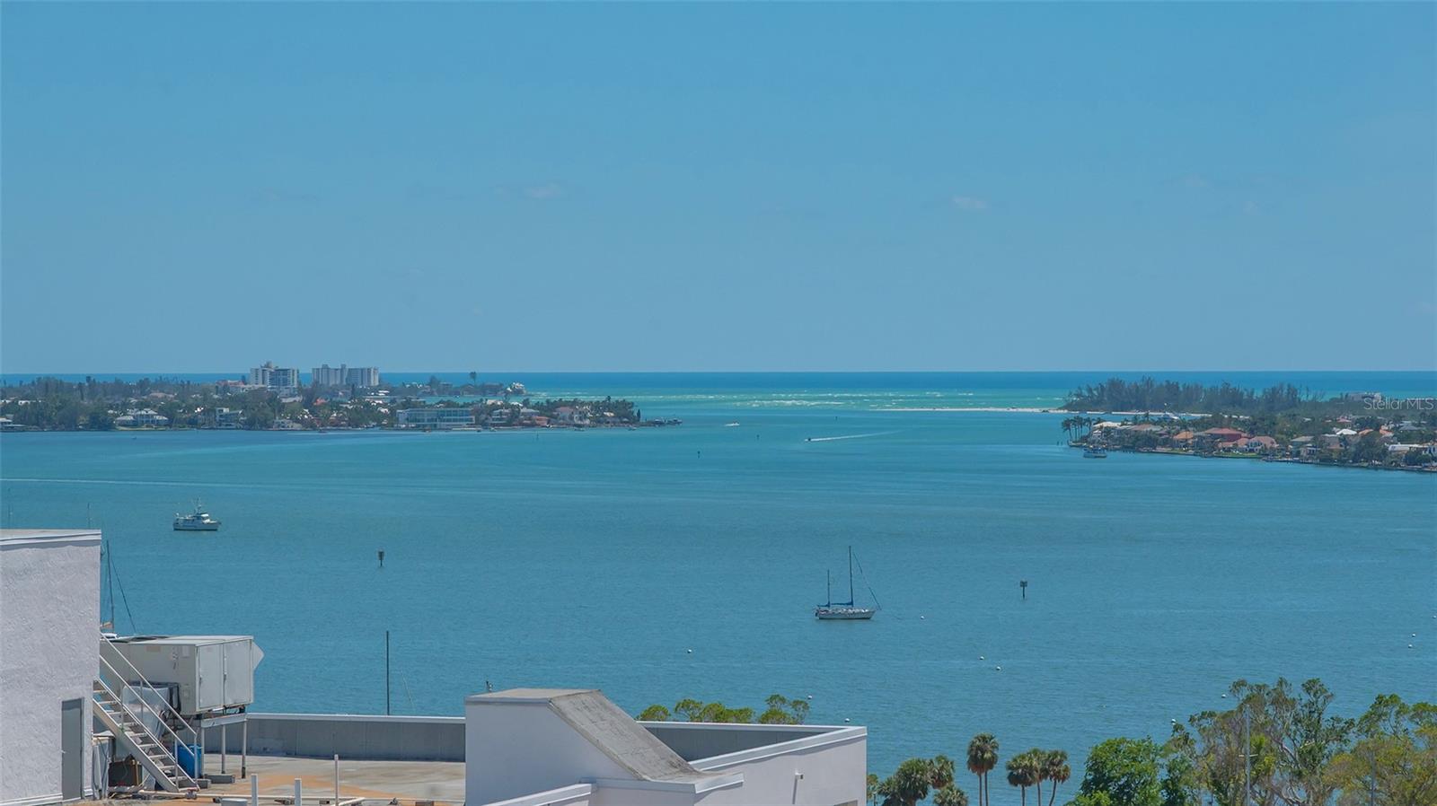 THE DEMARCAY - Residential