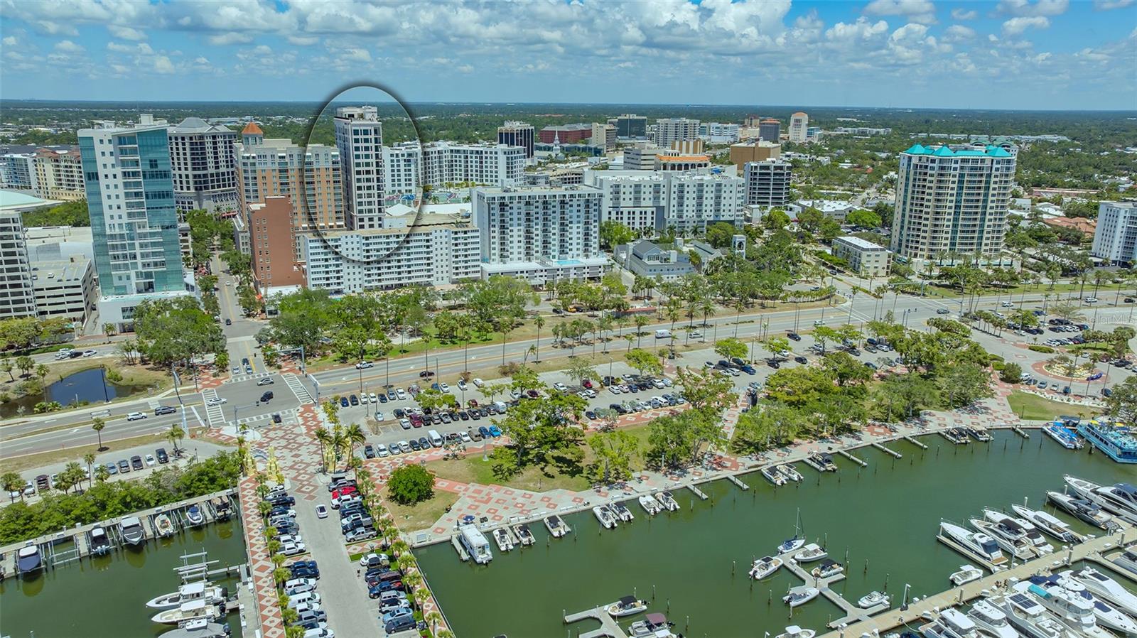 THE DEMARCAY - Residential