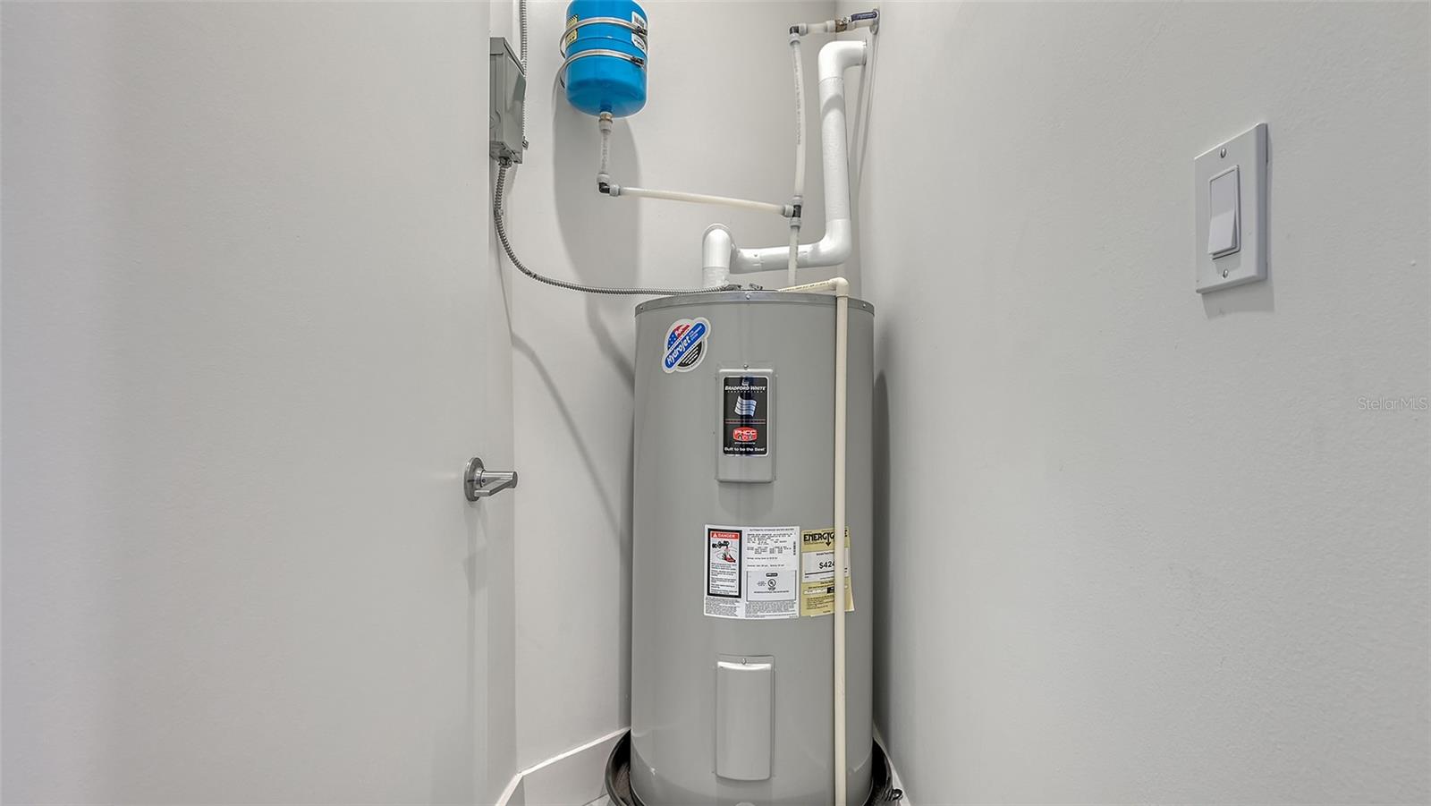 THE DEMARCAY - Residential