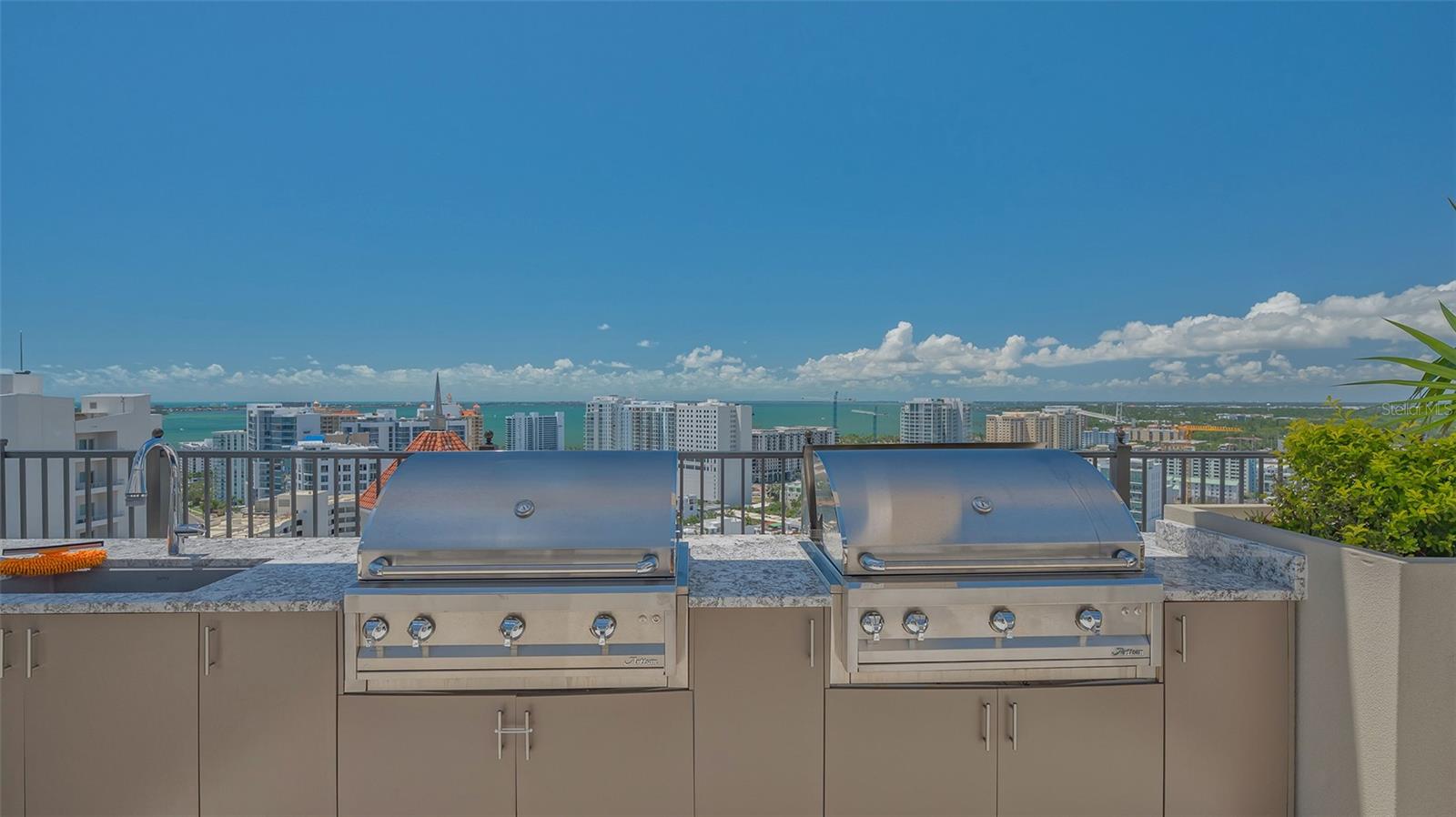 THE DEMARCAY - Residential