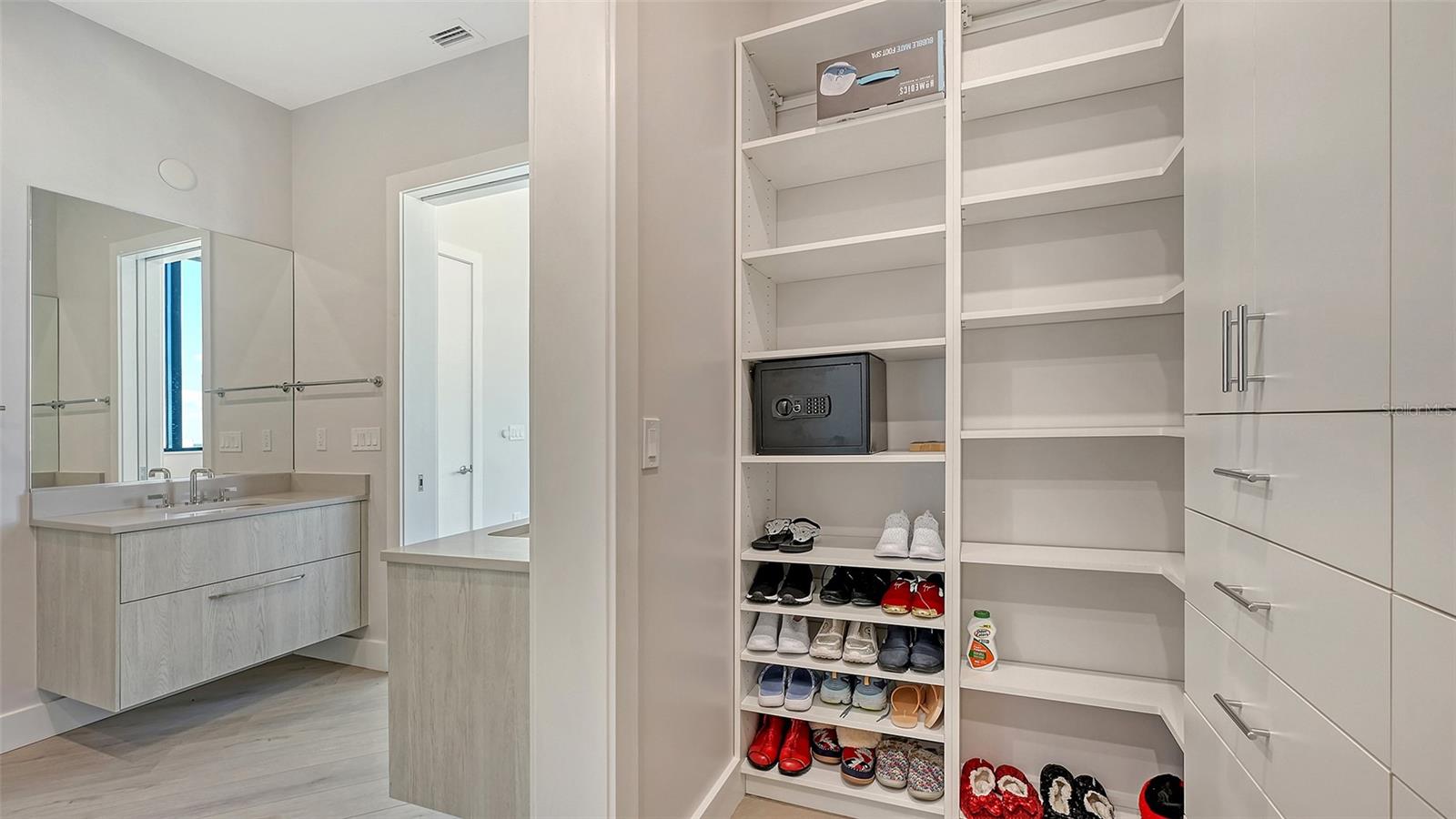 THE DEMARCAY - Residential