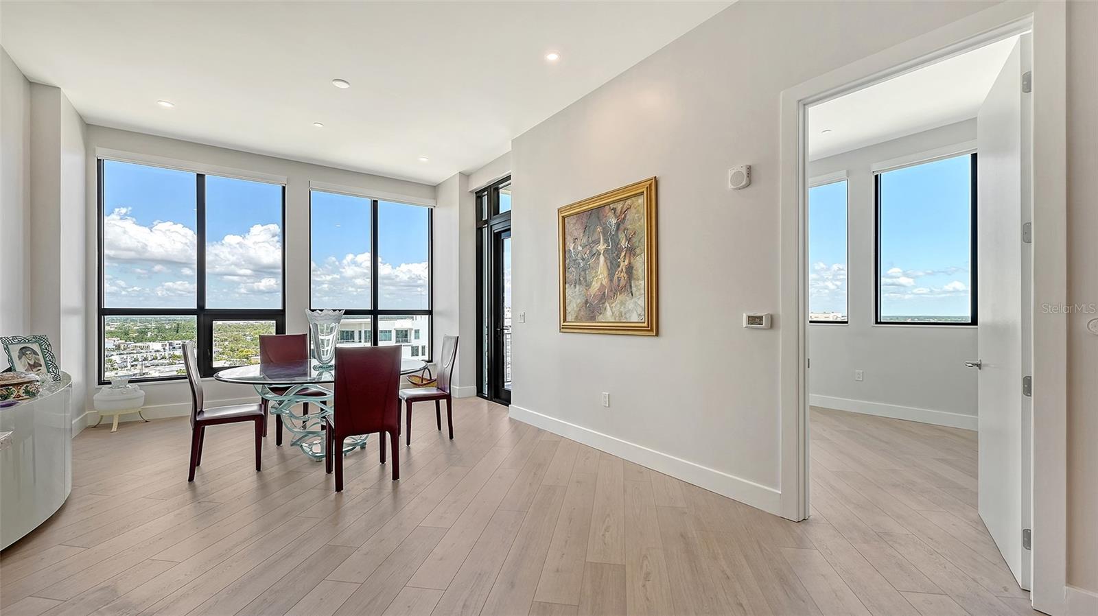 THE DEMARCAY - Residential