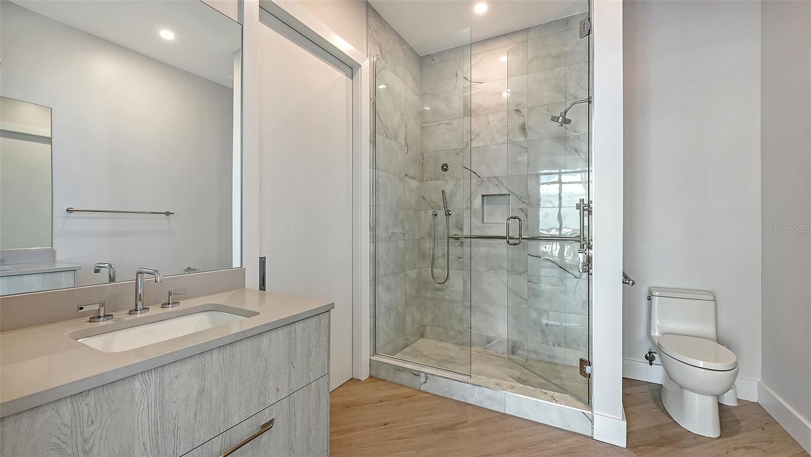 THE DEMARCAY - Residential