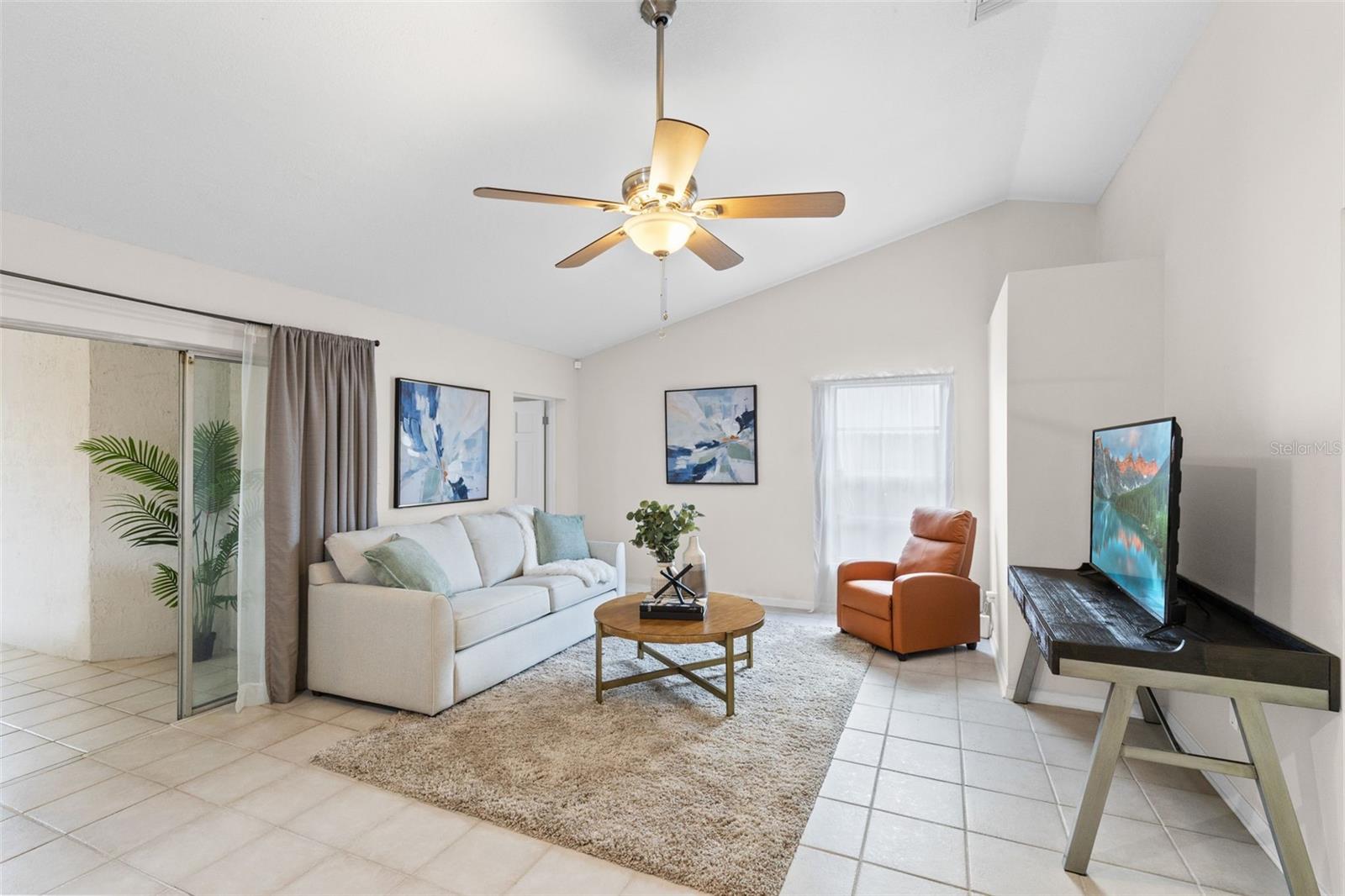 HUNTERS TRACE - Residential