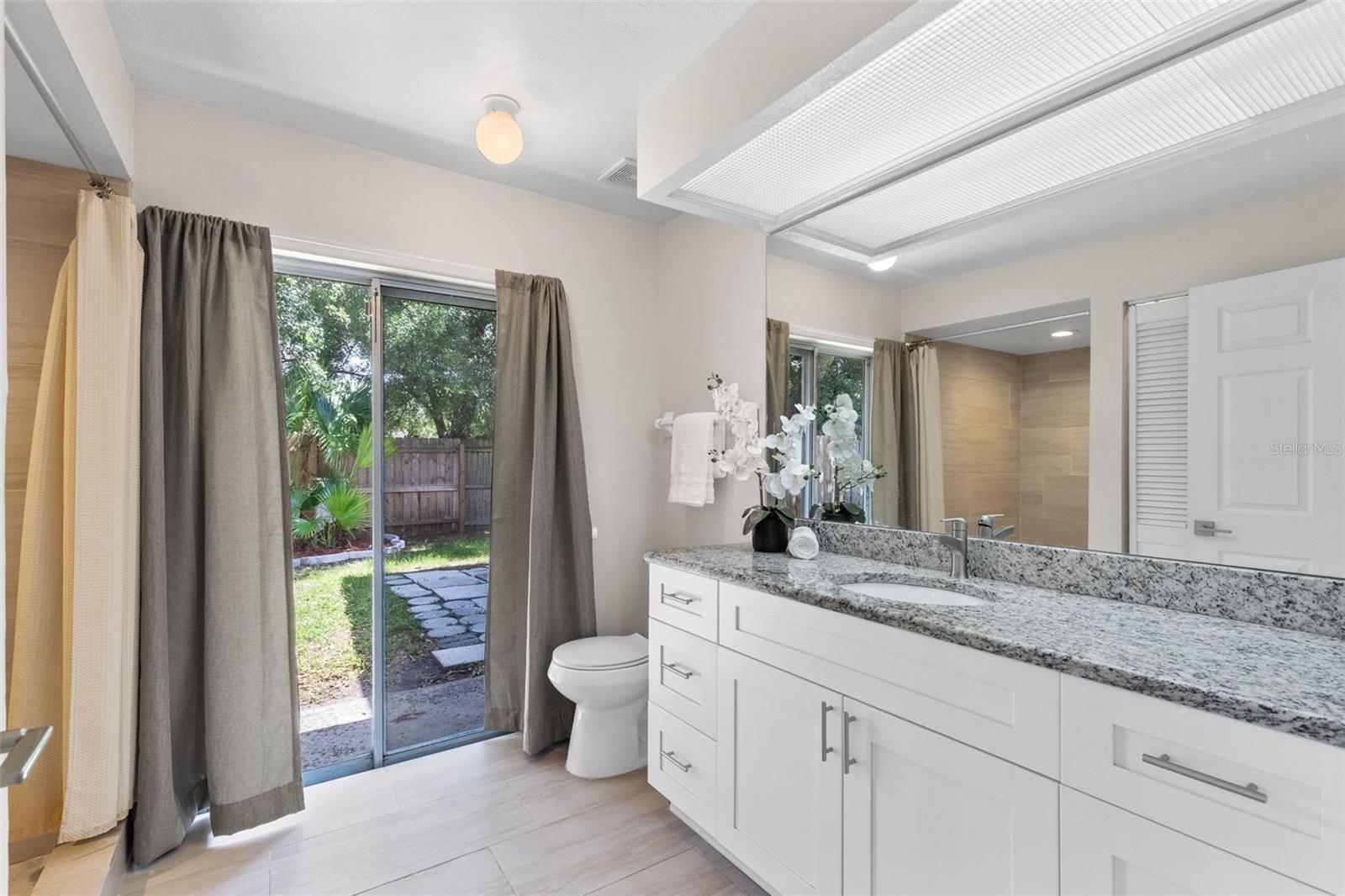 HUNTERS TRACE - Residential