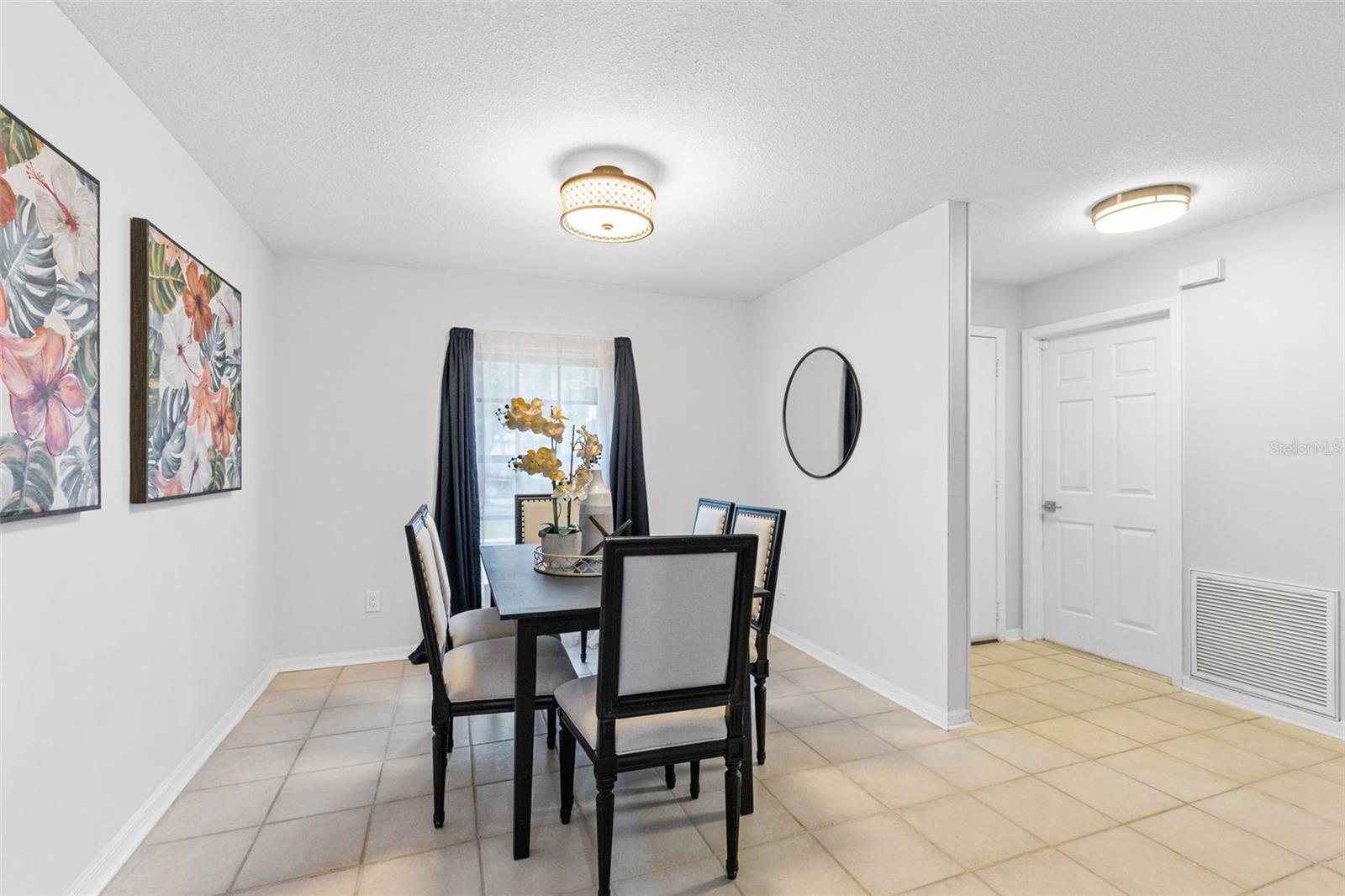 HUNTERS TRACE - Residential