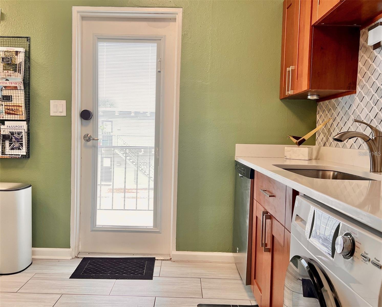 LAKE KILLARNEY CONDO - Residential Lease