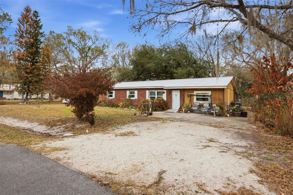 Photo of 515 Lemon Street, Mulberry, FL 33860 (MLS # S5144835)