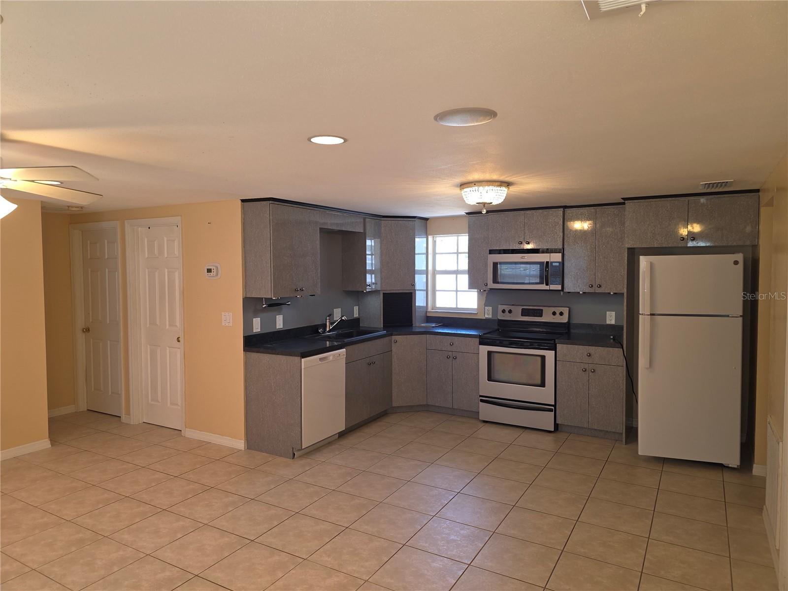 RIVER EDGE 02 - Residential