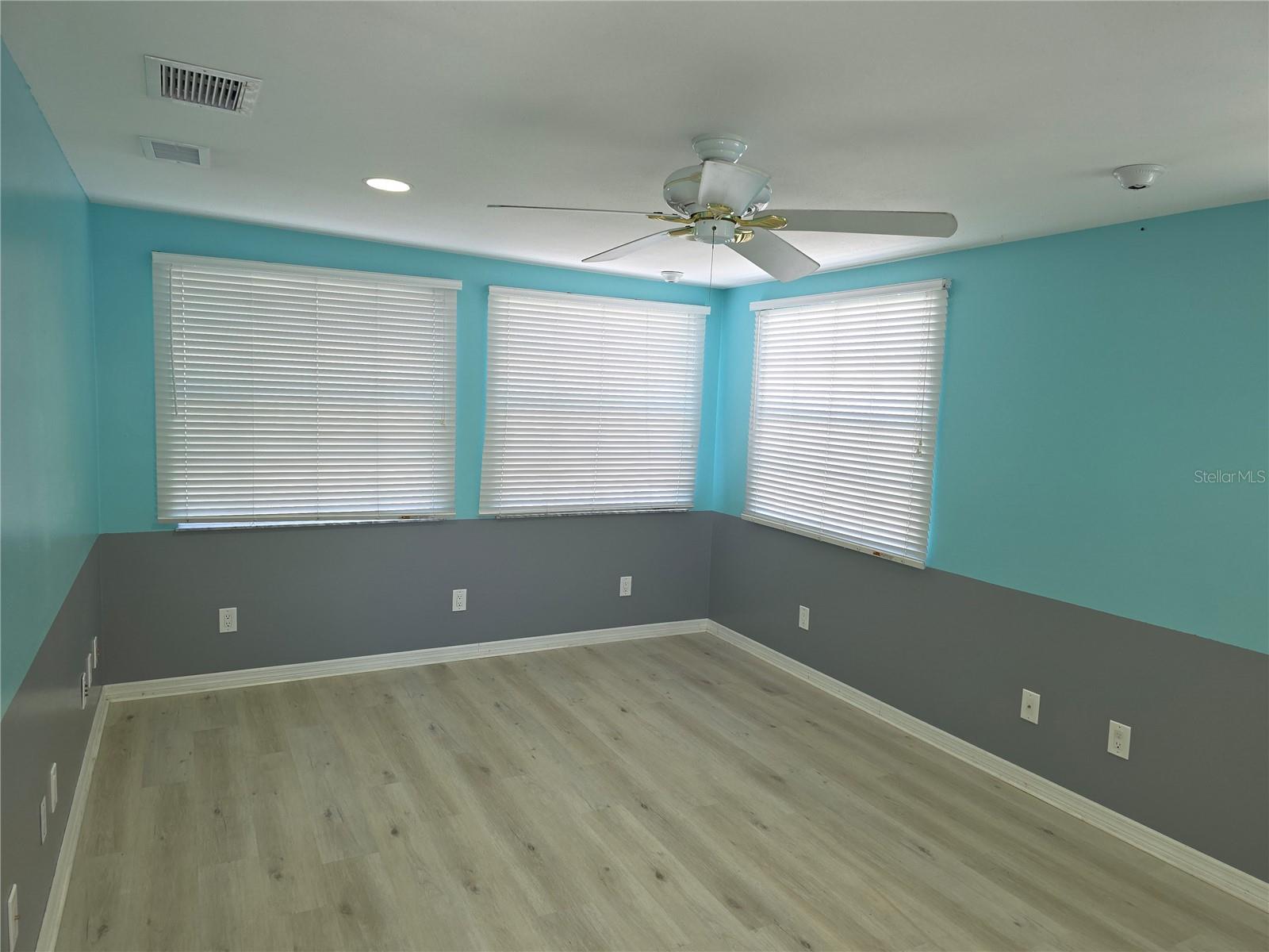 RIVER EDGE 02 - Residential