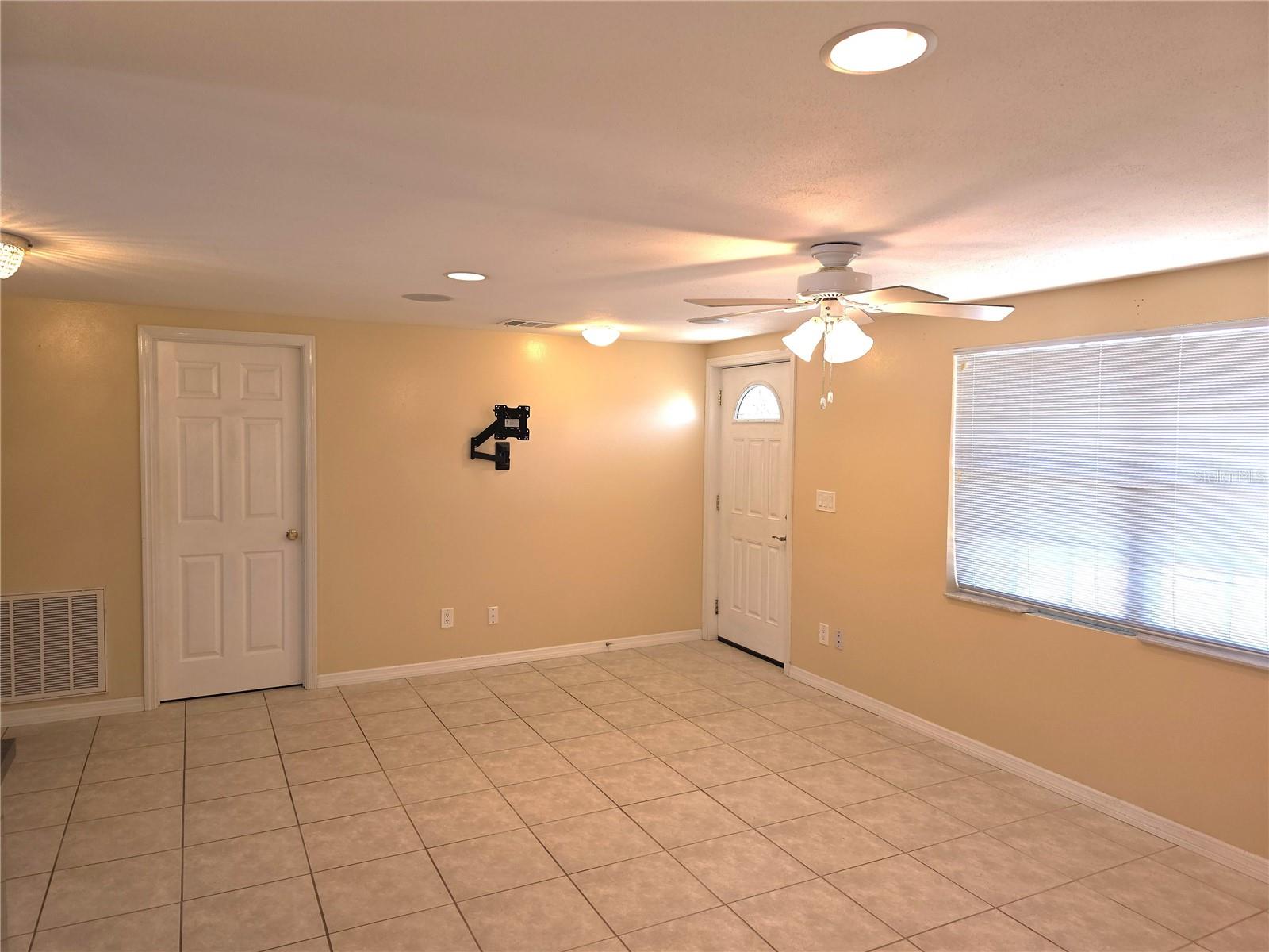 RIVER EDGE 02 - Residential