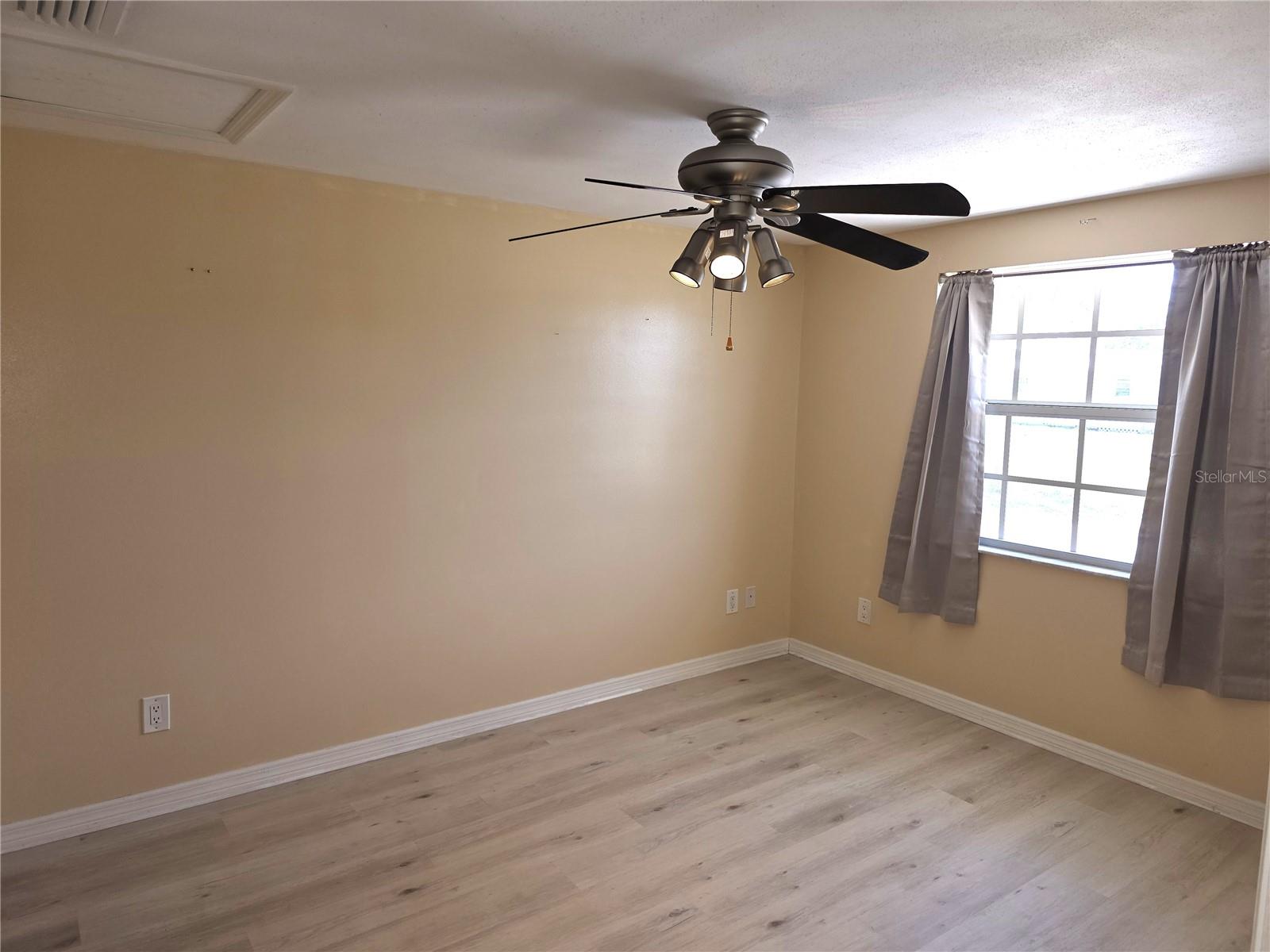 RIVER EDGE 02 - Residential