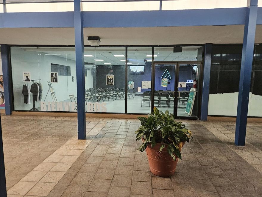 Excellent Space Available in Humacao!
Spacious and accessible commercial space, perfect for starting a new community center or congregation. Features ample parking, sound system included, and utilities covered.
Availability: Tuesdays and Saturdays from 7:00 AM to 11:00 AM
Monthly Rent: $1,500
Ideal for meetings, Bible studies, and community events in a comfortable, ready-to-use space!